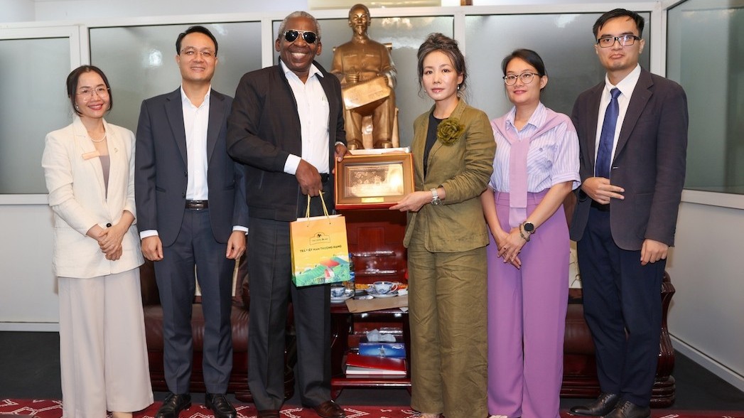 Vietnamese Ambassador to Tanzania welcomes Governor of Rukwa Province