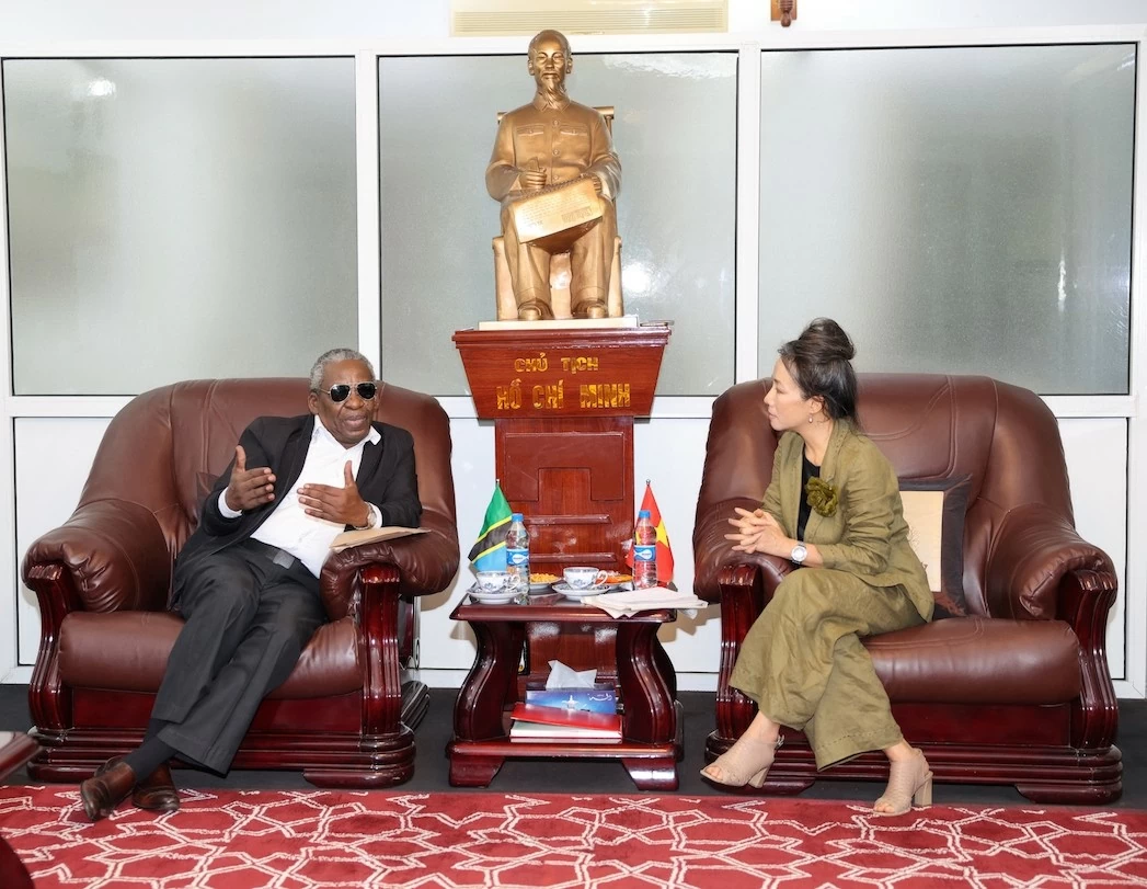 Vietnamese Ambassador to Tanzania welcomes Governor of Rukwa Province