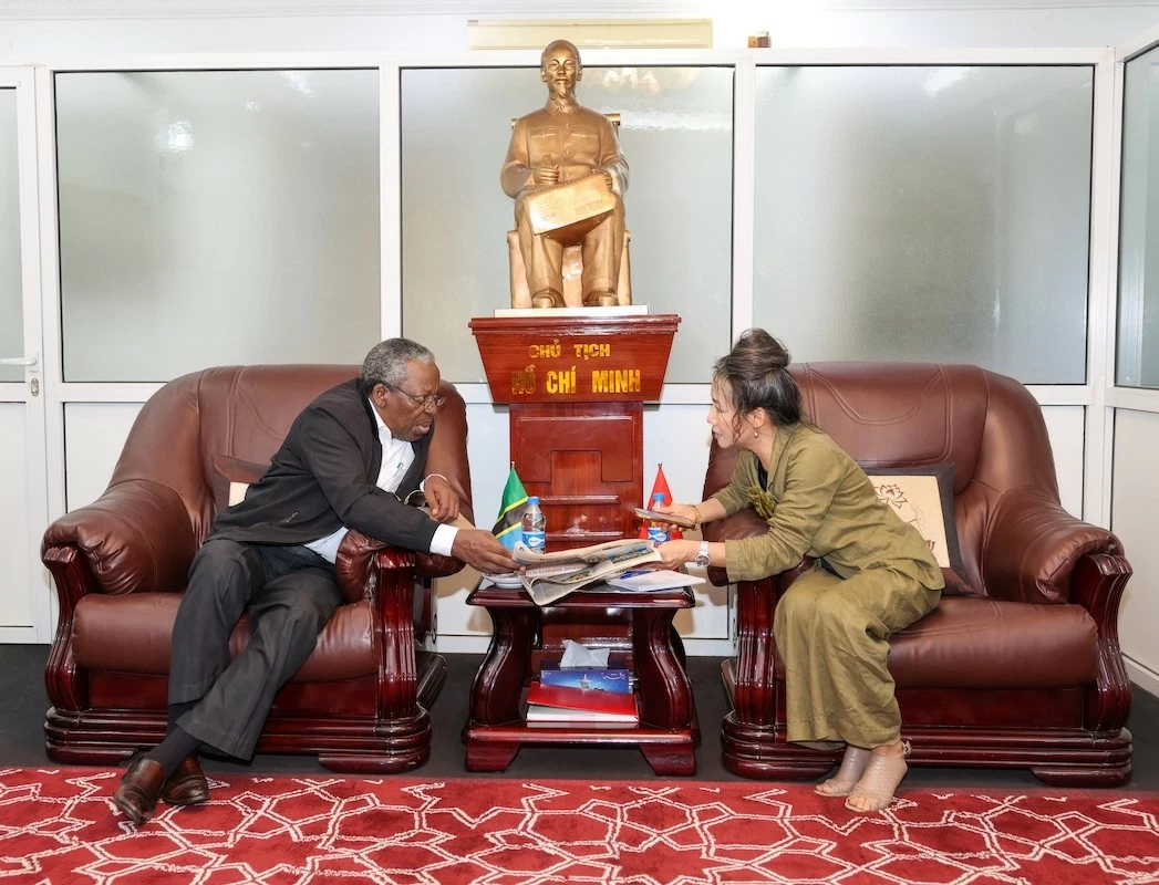 Vietnamese Ambassador to Tanzania welcomes Governor of Rukwa Province