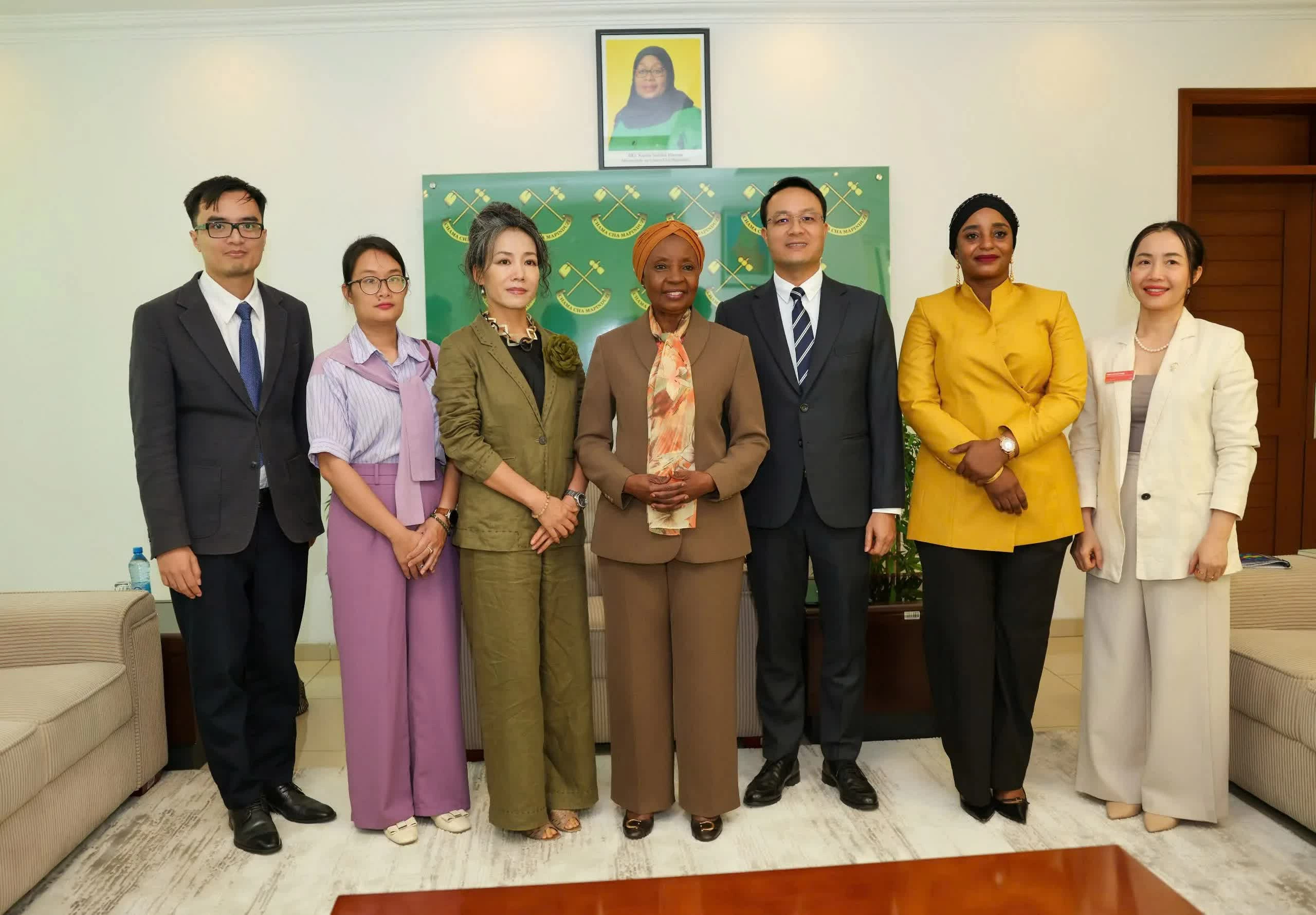 Vietnam-Tanzania boost Party cooperation, expand comprehensive connectivity