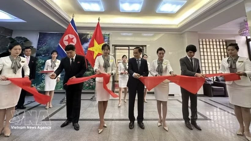 Photo exhibition highlights Vietnam–DPRK relations in Pyongyang
