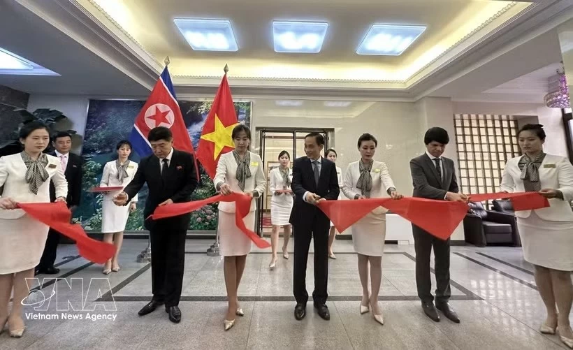 Photo exhibition highlights Vietnam–DPRK relations in Pyongyang Photo exhibition highlights Vietnam–DPRK relations in Pyongyang