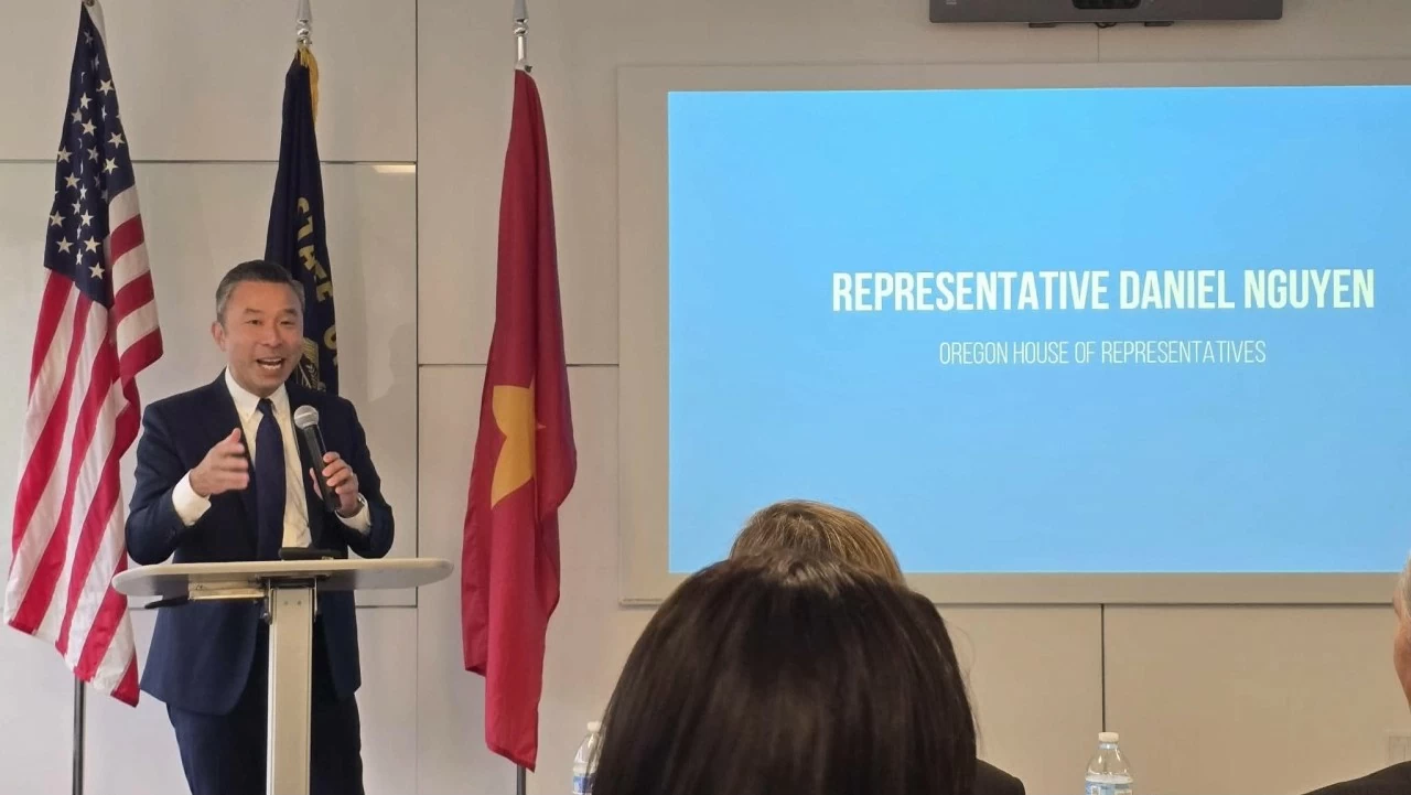 A new era in Vietnam-Oregon economic cooperation: From strategic vision to practical implementation A new era in Vietnam-Oregon economic cooperation: From strategic vision to practical implementation