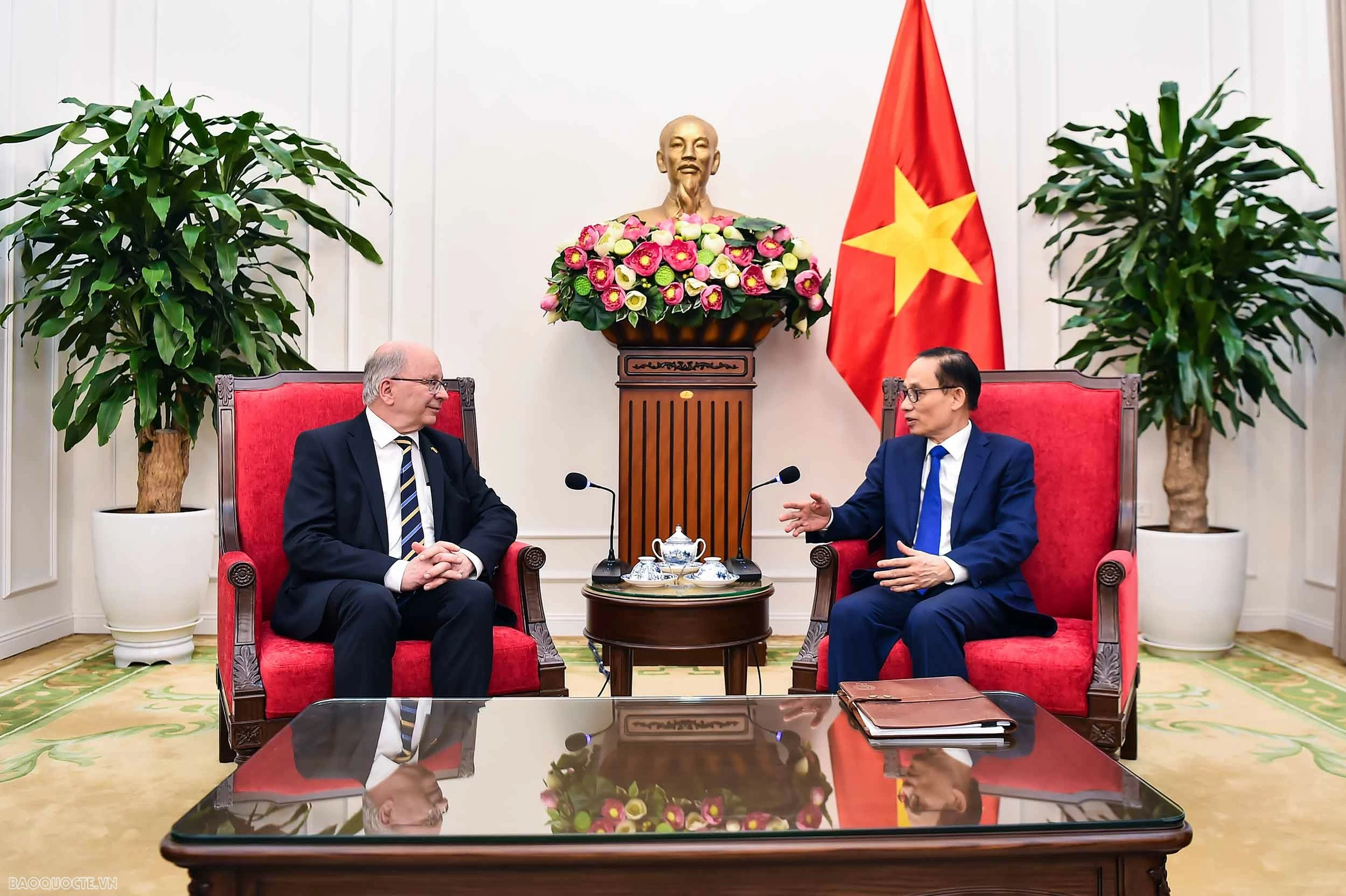 Foreign Minister Le Hoai Trung receives Swedish State Secretary for Foreign Affairs Dag Hartelius Foreign Minister Le Hoai Trung receives Swedish State Secretary for Foreign Affairs Dag Hartelius