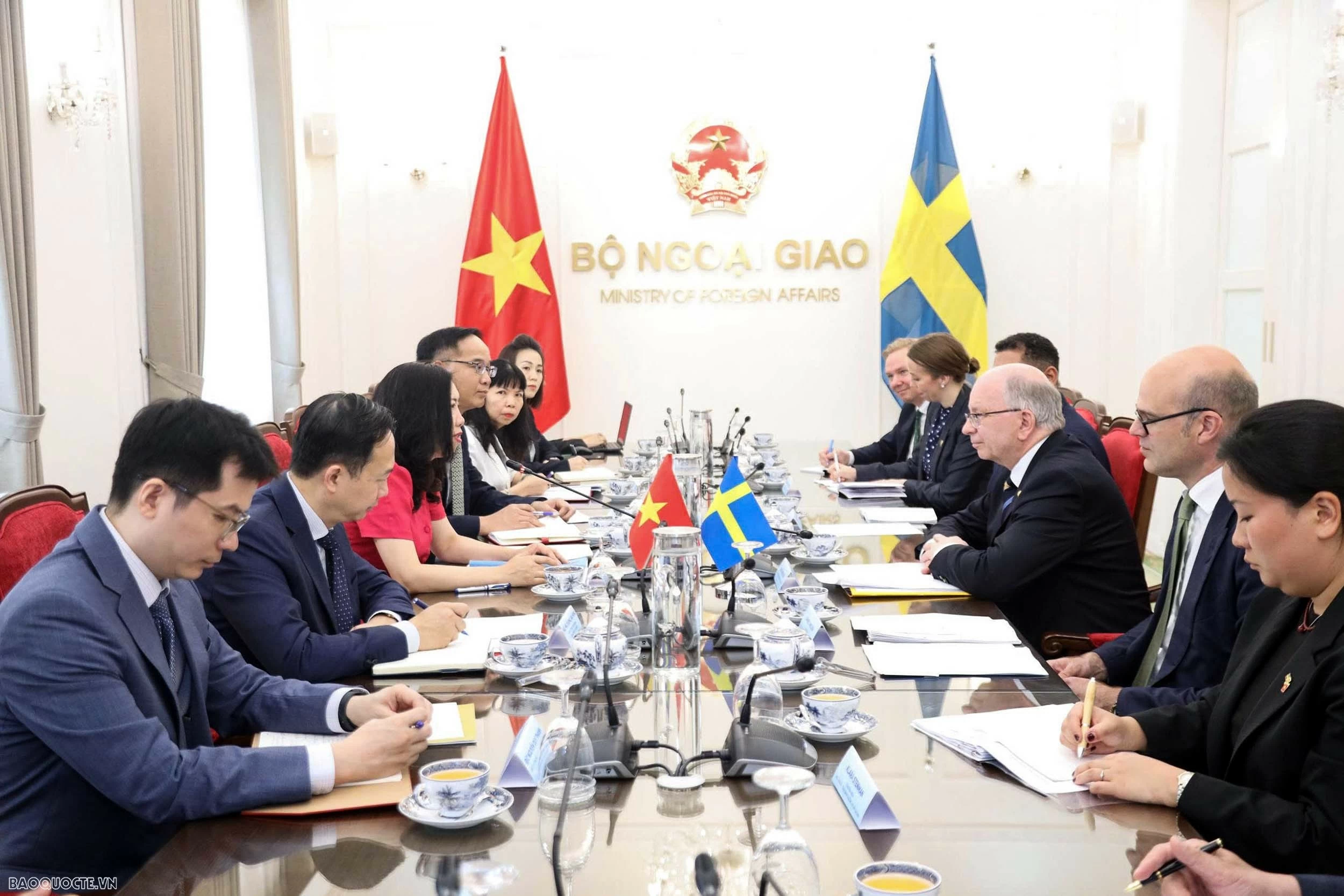 Foreign Minister Le Hoai Trung receives Swedish State Secretary for Foreign Affairs Dag Hartelius Foreign Minister Le Hoai Trung receives Swedish State Secretary for Foreign Affairs Dag Hartelius