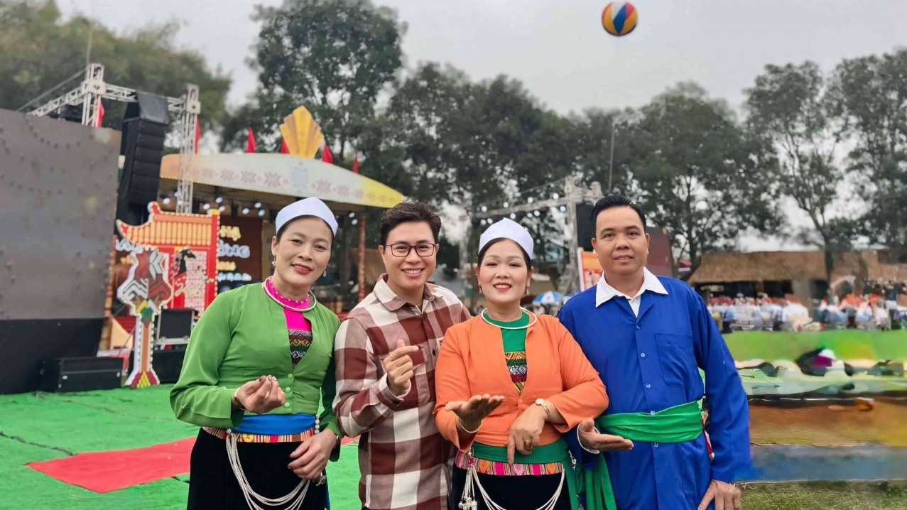 Muong Bi: When heritage 'speaks' in the rhythm of Khai Ha gongs
