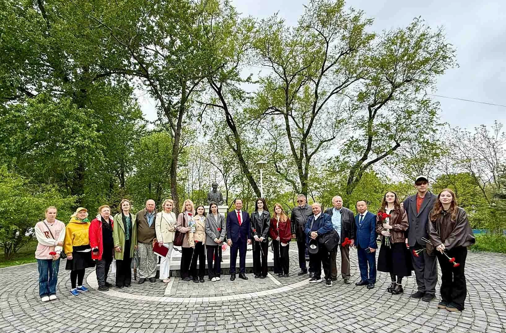 Consulate General of Vietnam in Vladivostok: Everlasting song in tribute to Uncle Ho in Russia’s green Far East Consulate General of Vietnam in Vladivostok: Everlasting song in tribute to Uncle Ho in Russia’s green Far East