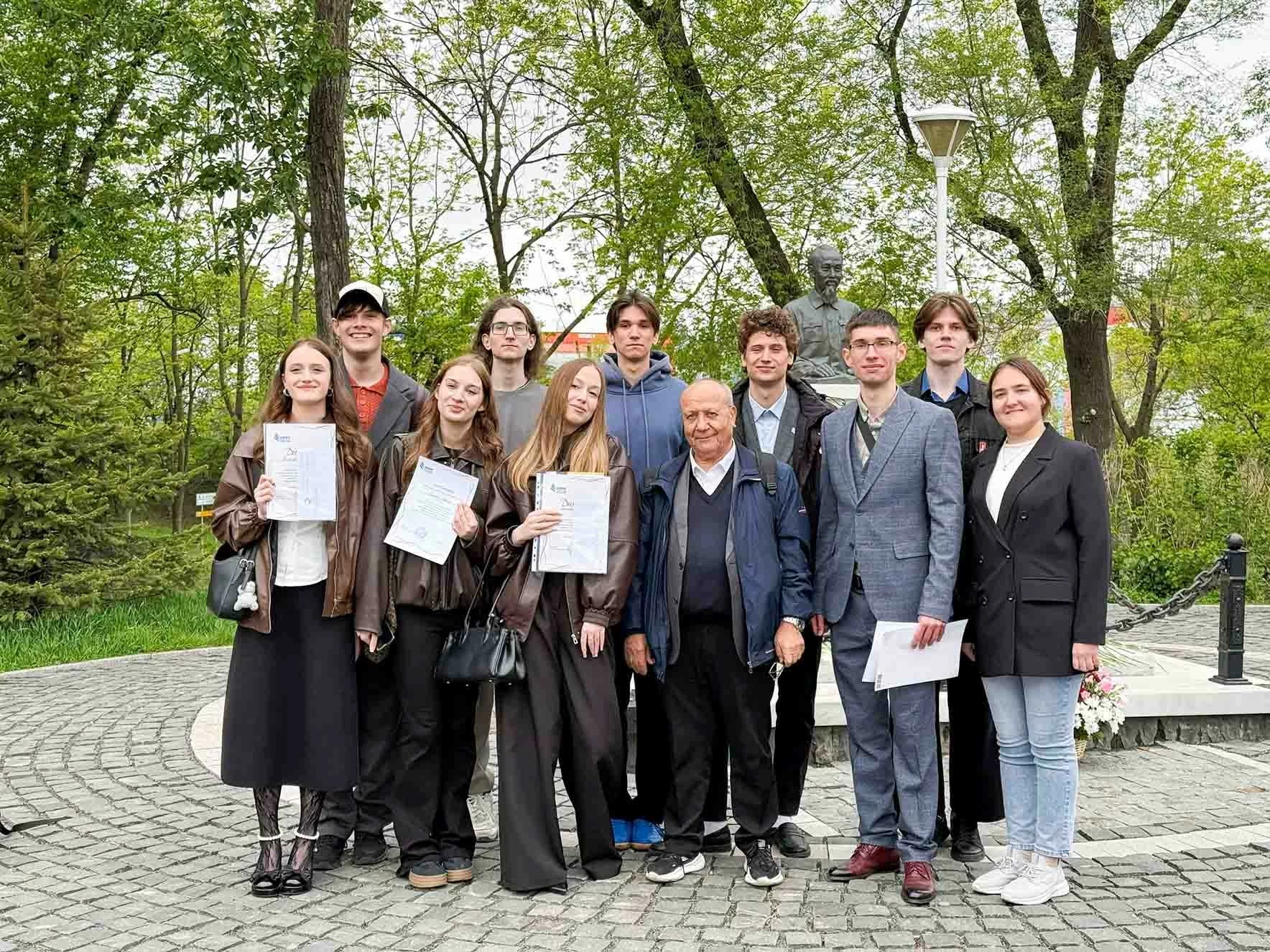 Consulate General of Vietnam in Vladivostok: Everlasting song in tribute to Uncle Ho in Russia’s green Far East Consulate General of Vietnam in Vladivostok: Everlasting song in tribute to Uncle Ho in Russia’s green Far East