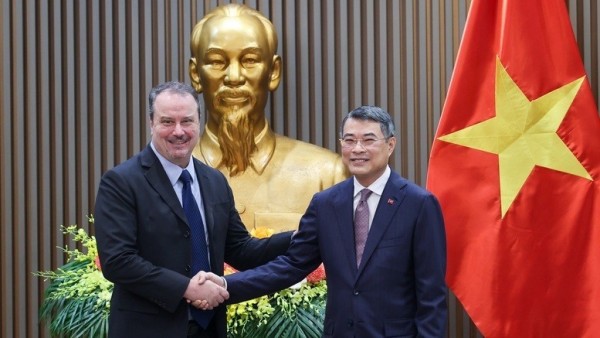 Prime Minister Le Minh Hung receives U.S. Ambassador, Deputy Trade Representative Rick Switzer