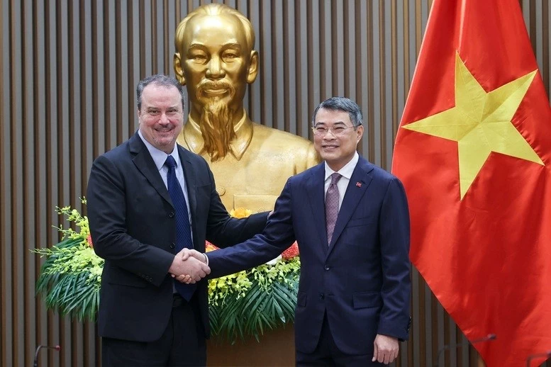Prime Minister Le Minh Hung receives U.S. Ambassador, Deputy Trade Representative Rick Switzer