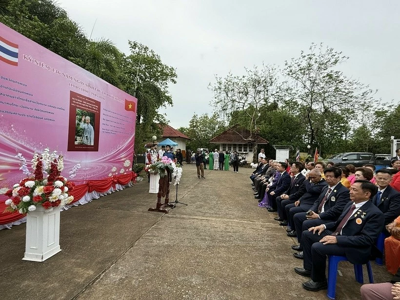 Photo exhibition on President Ho Chi Minh in Thailand's Nakhon Phanom