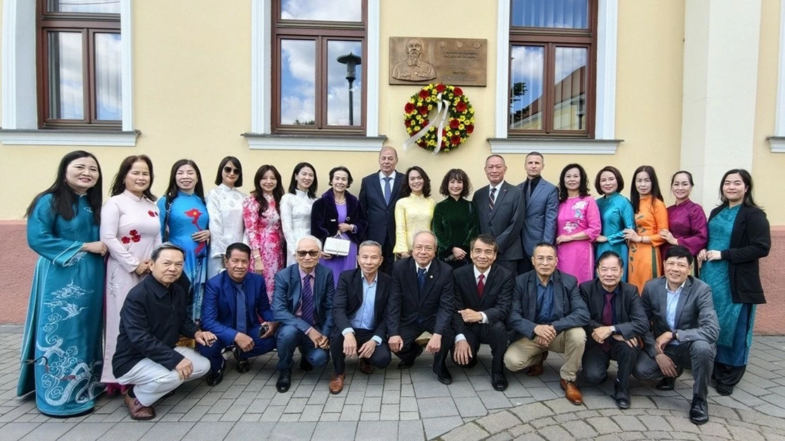 Vietnamese Embassy in Slovakia commemorates the 136th birthday of President Ho Chi Minh