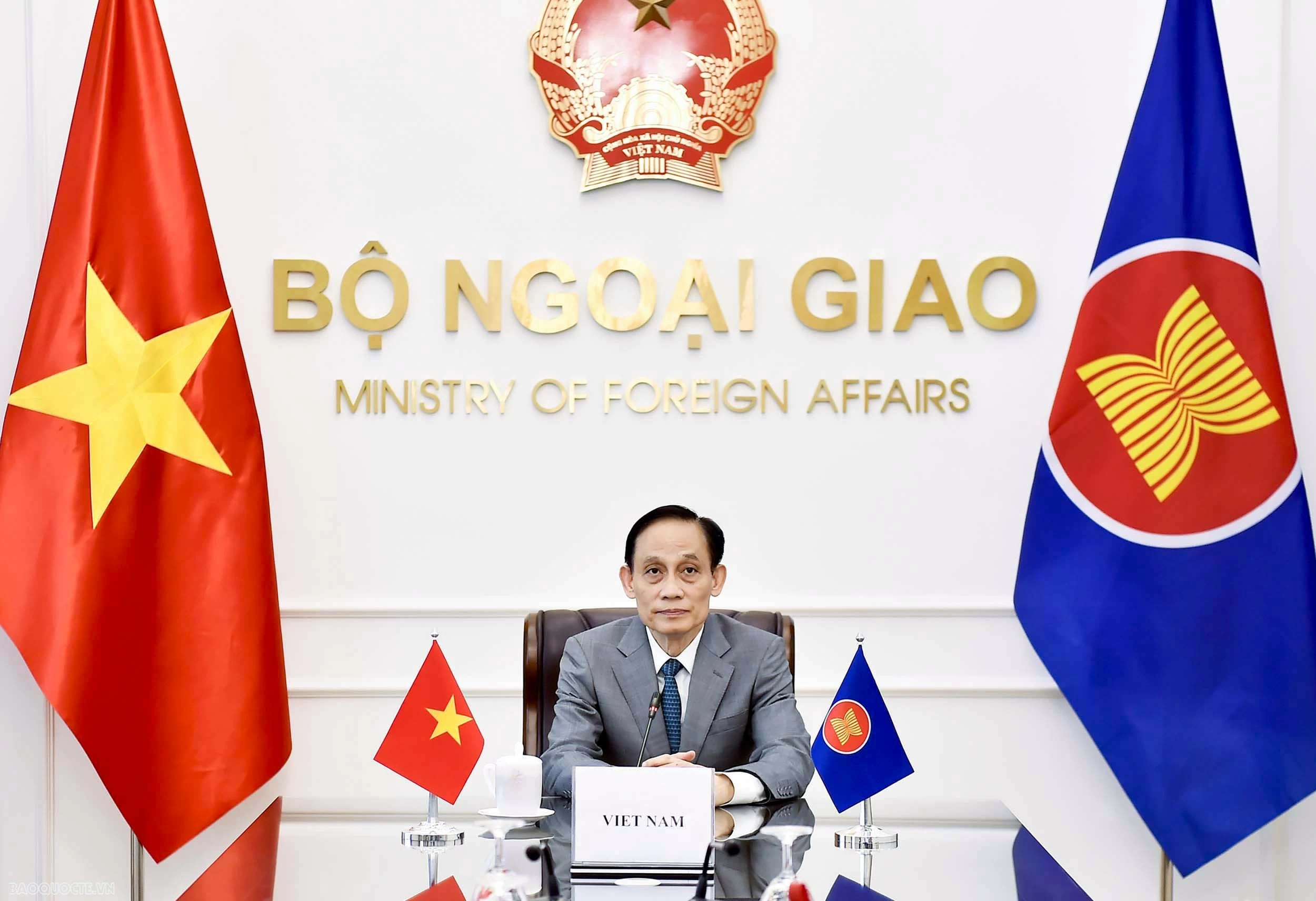 Foreign Minister Le Hoai Trung attends Expanded informal online consultation of ASEAN Foreign Ministers