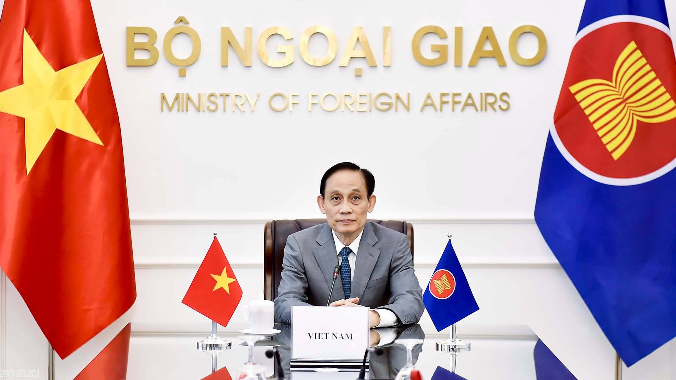 Foreign Minister Le Hoai Trung attends Expanded informal online consultation of ASEAN Foreign Ministers