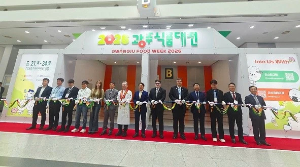 Promoting Vietnamese agricultural products and food at the Global Food Fair in Gwangju