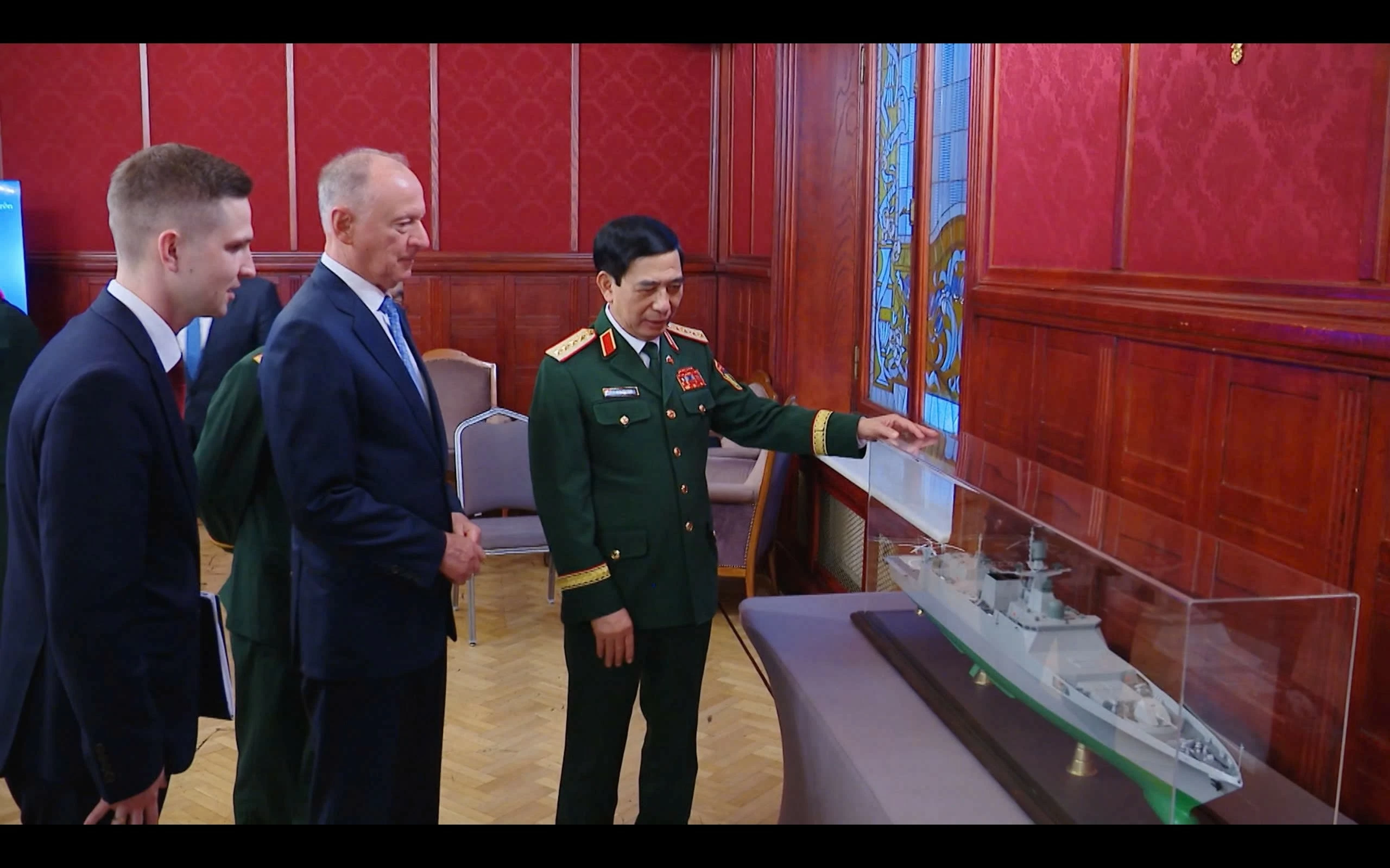 Deputy PM General Phan Van Giang co-chairs 2nd consultation session on Vietnam–Russia maritime cooperation