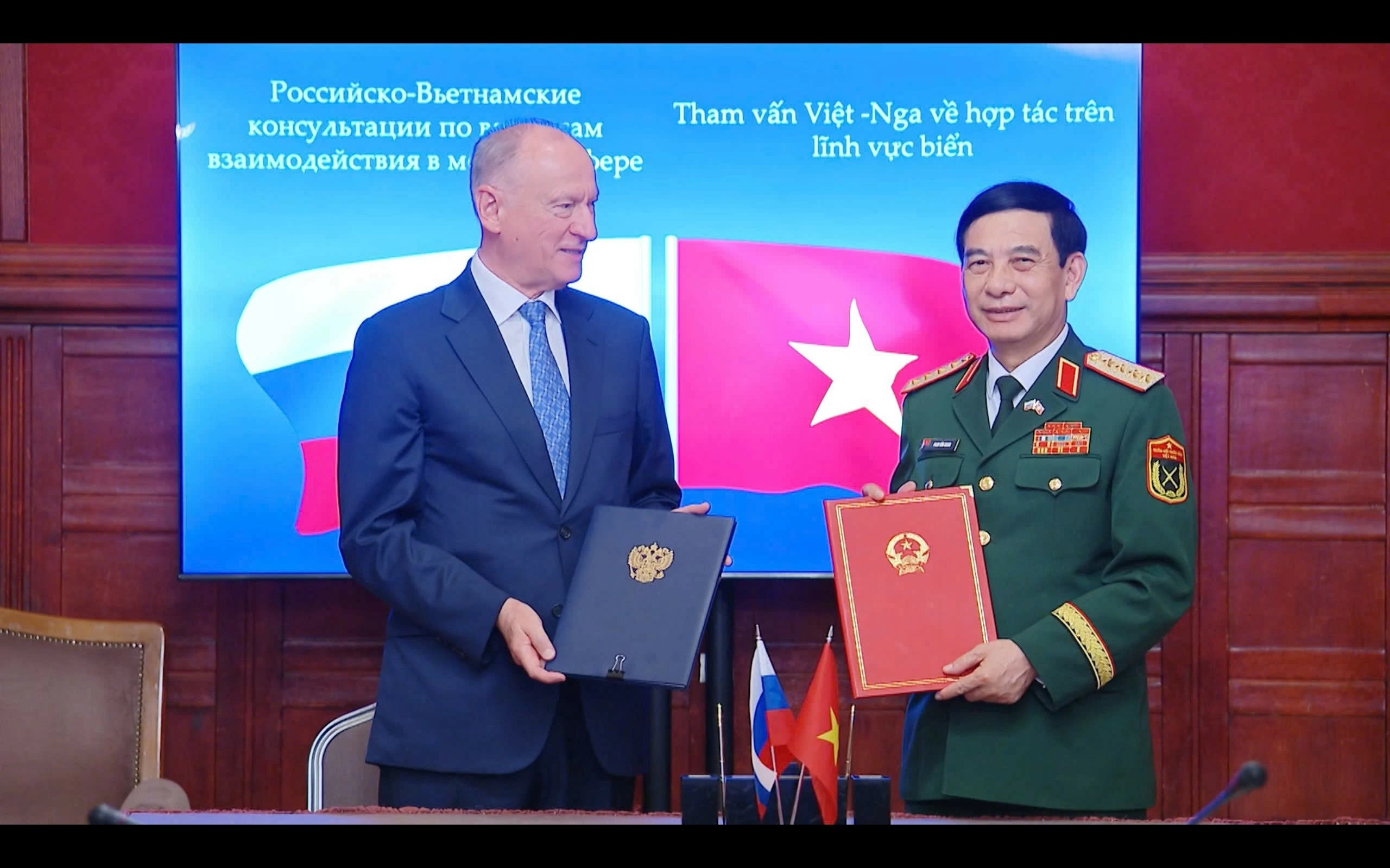 Deputy PM General Phan Van Giang co-chairs 2nd consultation session on Vietnam–Russia maritime cooperation