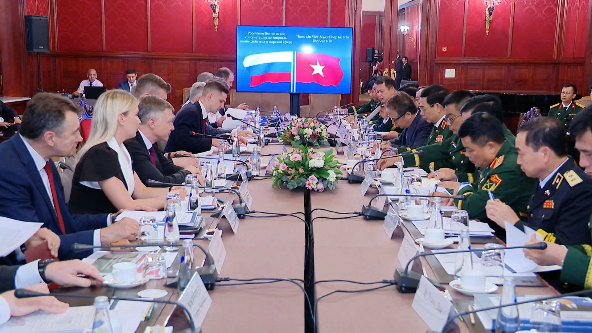 Deputy PM General Phan Van Giang co-chairs 2nd consultation session on Vietnam–Russia maritime cooperation