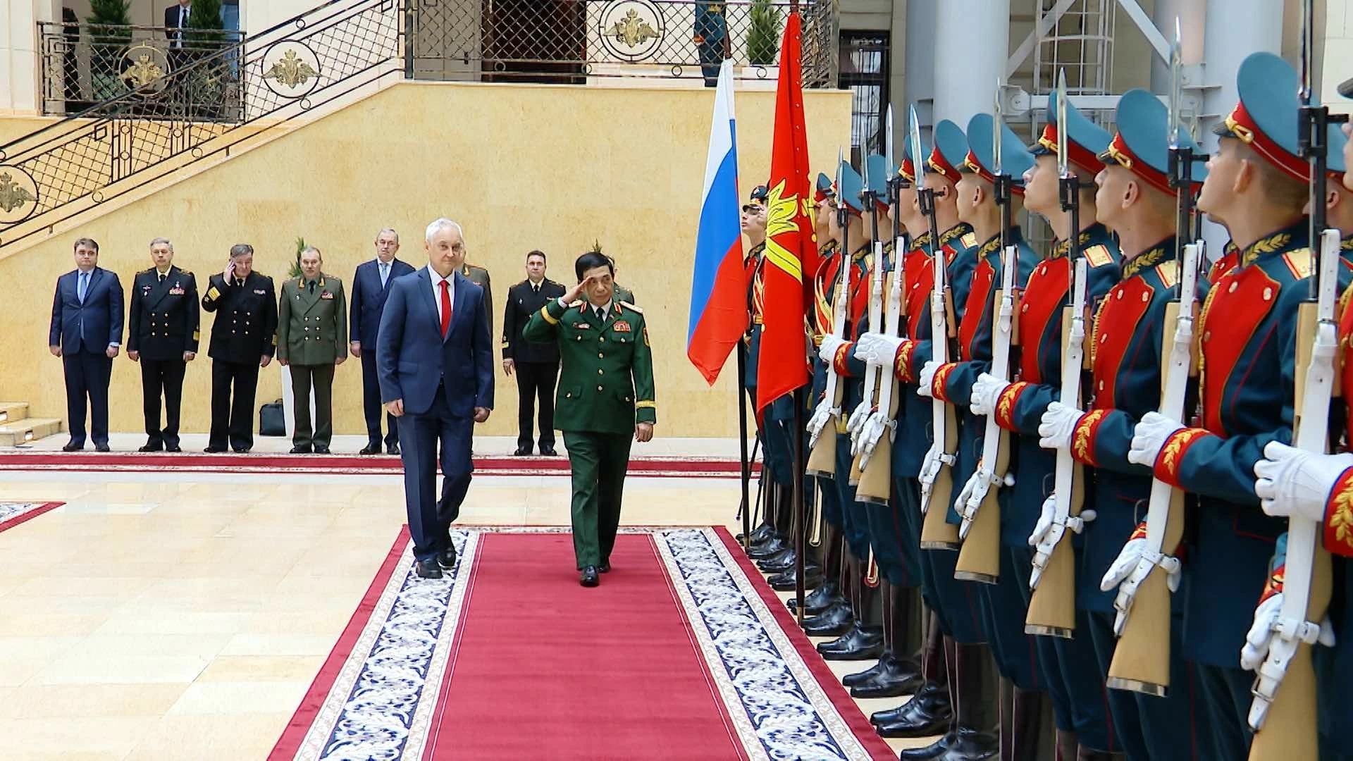 Deputy Prime Minister General Phan Van Giang visits Russia, deepening defence cooperation