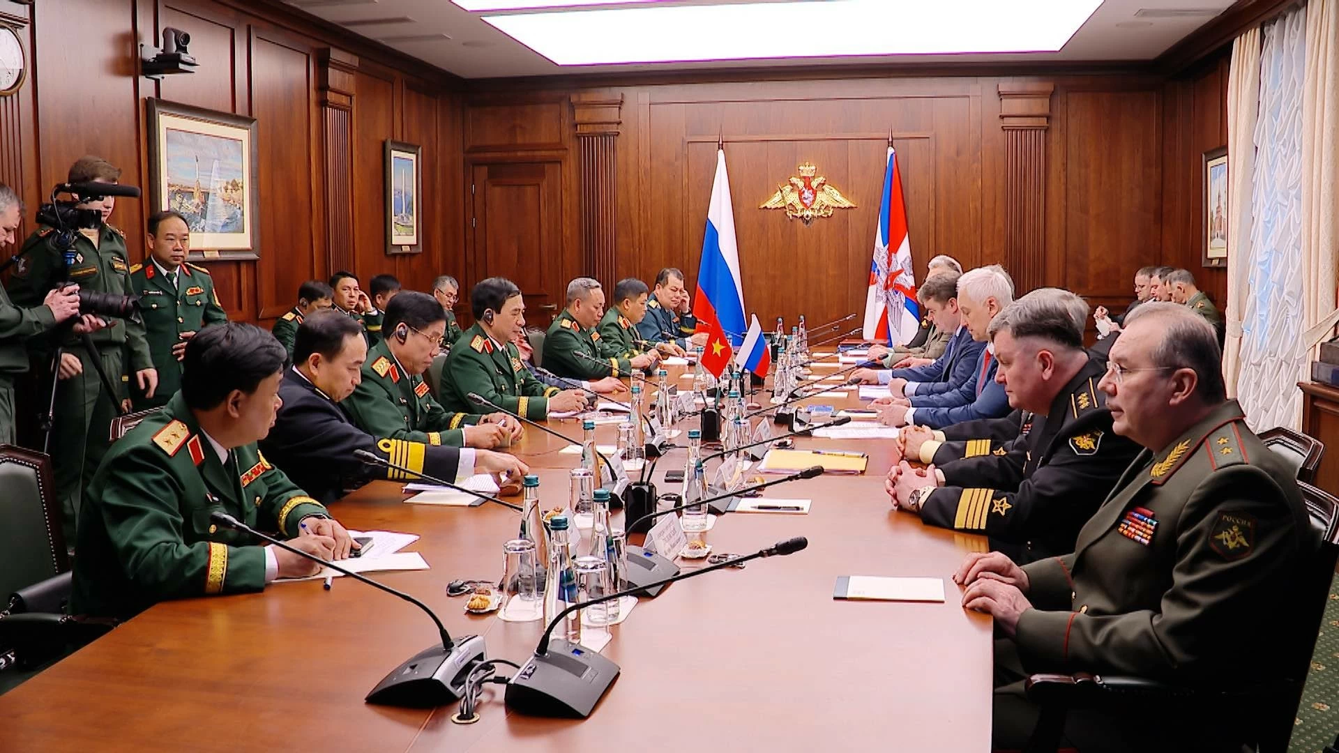 Deputy Prime Minister General Phan Van Giang visits Russia, deepening defence cooperation