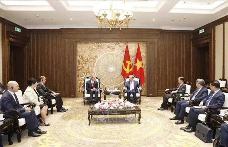 General Secretary, President To Lam urges Amazon to expand investment and business in Vietnam