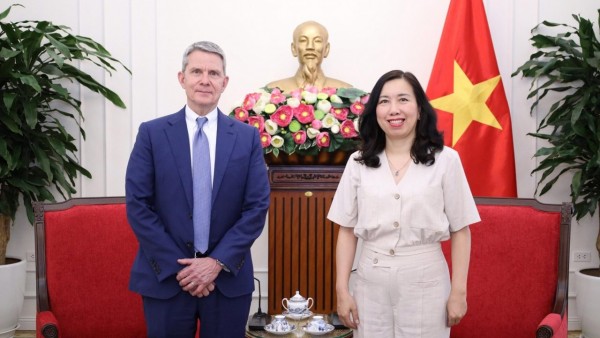 Deputy Minister Le Thi Thu Hang receives CNN Executive Vice President in Hanoi