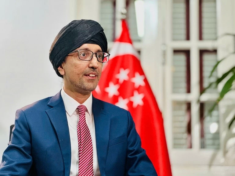 Singapore Ambassador highlights global interest in General Secretary, President To Lam’s policy views