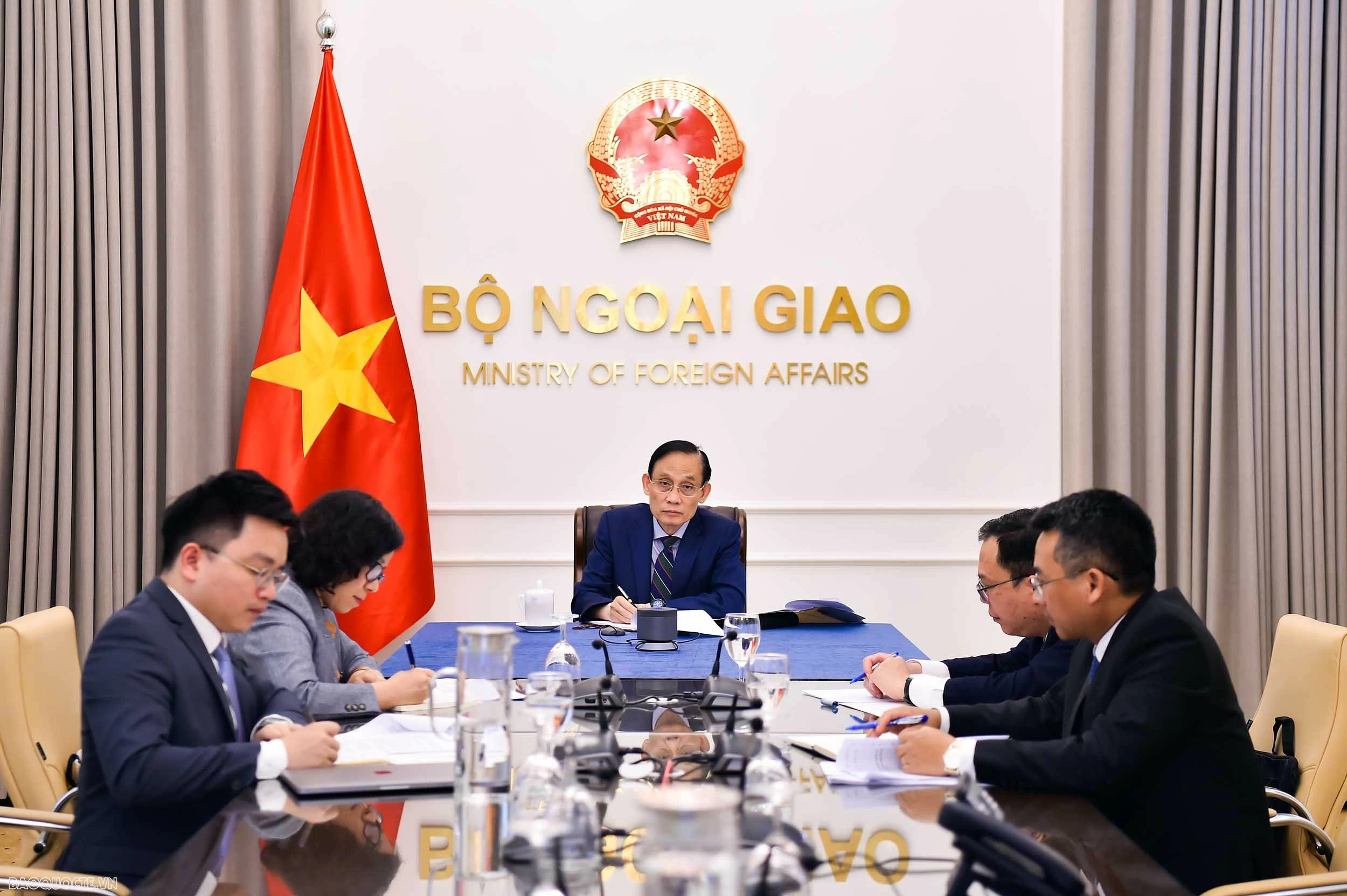 Politburo Member, Foreign Minister Le Hoai Trung holds phone talks with Foreign Ministers of Algeria and Namibia