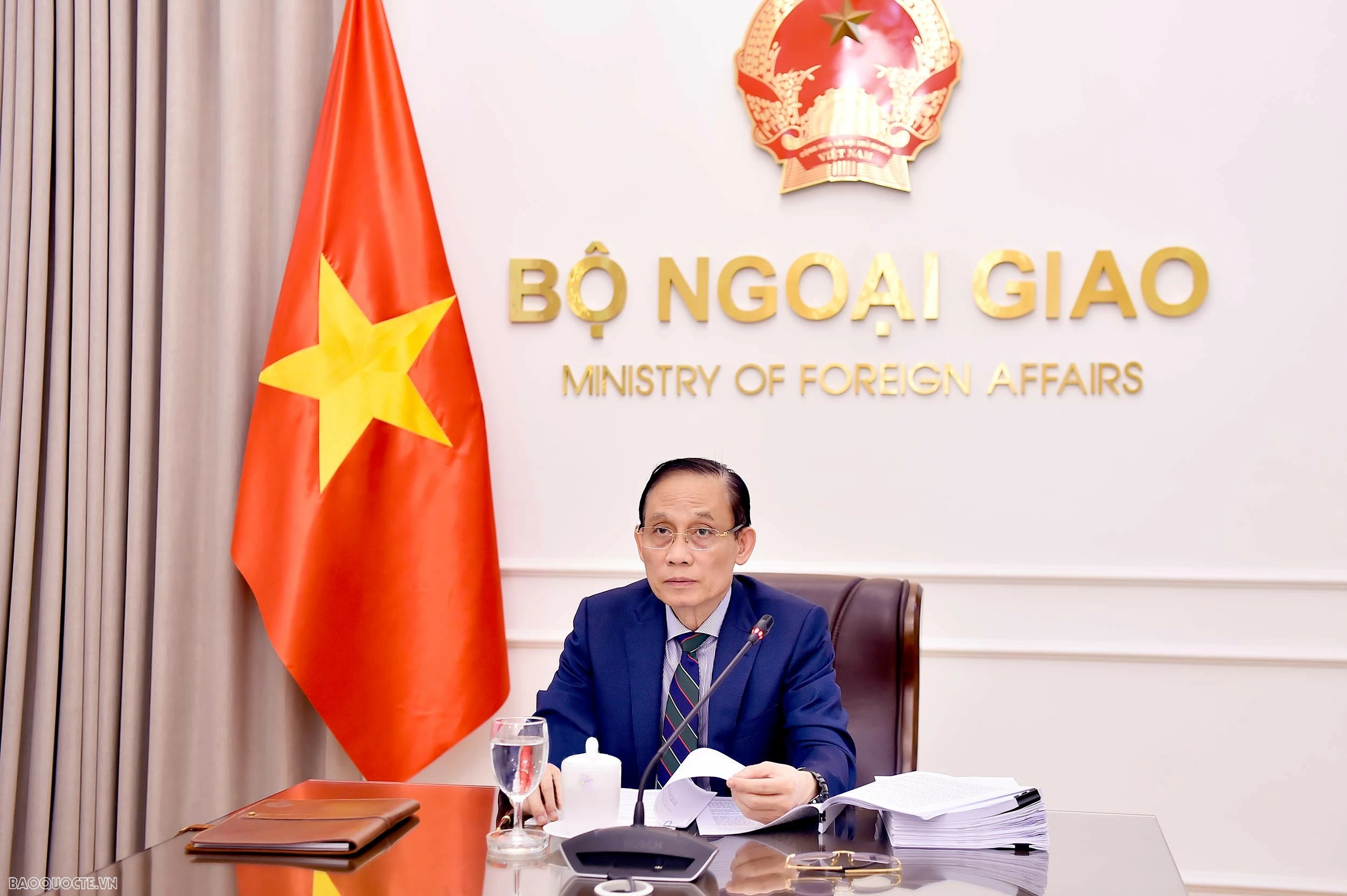 Politburo Member, Foreign Minister Le Hoai Trung holds phone talks with Foreign Ministers of Algeria and Namibia