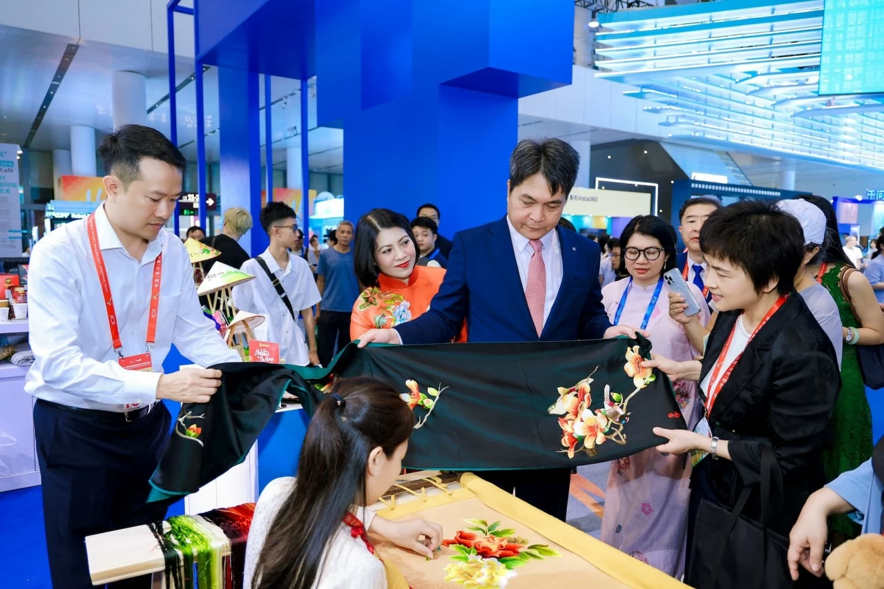 'Vietnam Cultural Space' at 22nd International Cultural Industry Fair in China's Guangdong 'Vietnam Cultural Space' at 22nd International Cultural Industry Fair in China's Guangdong