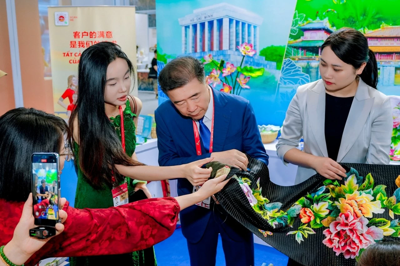 'Vietnam Cultural Space' at 22nd International Cultural Industry Fair in China's Guangdong 'Vietnam Cultural Space' at 22nd International Cultural Industry Fair in China's Guangdong