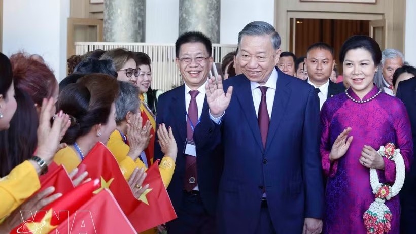 General Secretary, President To Lam meets with overseas Vietnamese community in Thailand