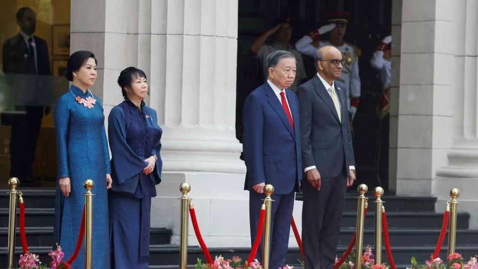 Welcome ceremony held for General Secretary, President To Lam and Spouse in Singapore