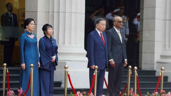 Welcome ceremony held for General Secretary, President To Lam and Spouse in Singapore