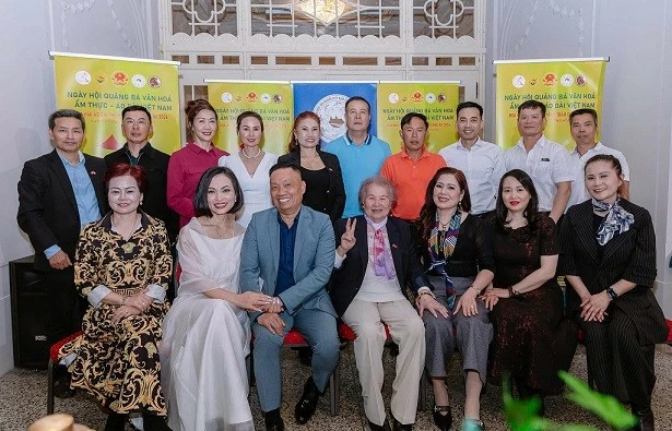 Launch of the program 'Donating Ao Dai – Preserving Vietnamese Beauty' in Czech