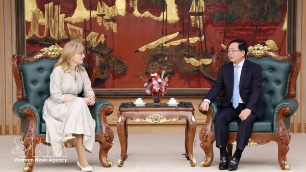 Deputy PM Ho Quoc Dung receives European Commissioner, promotes stronger cooperation in science-technology, innovation