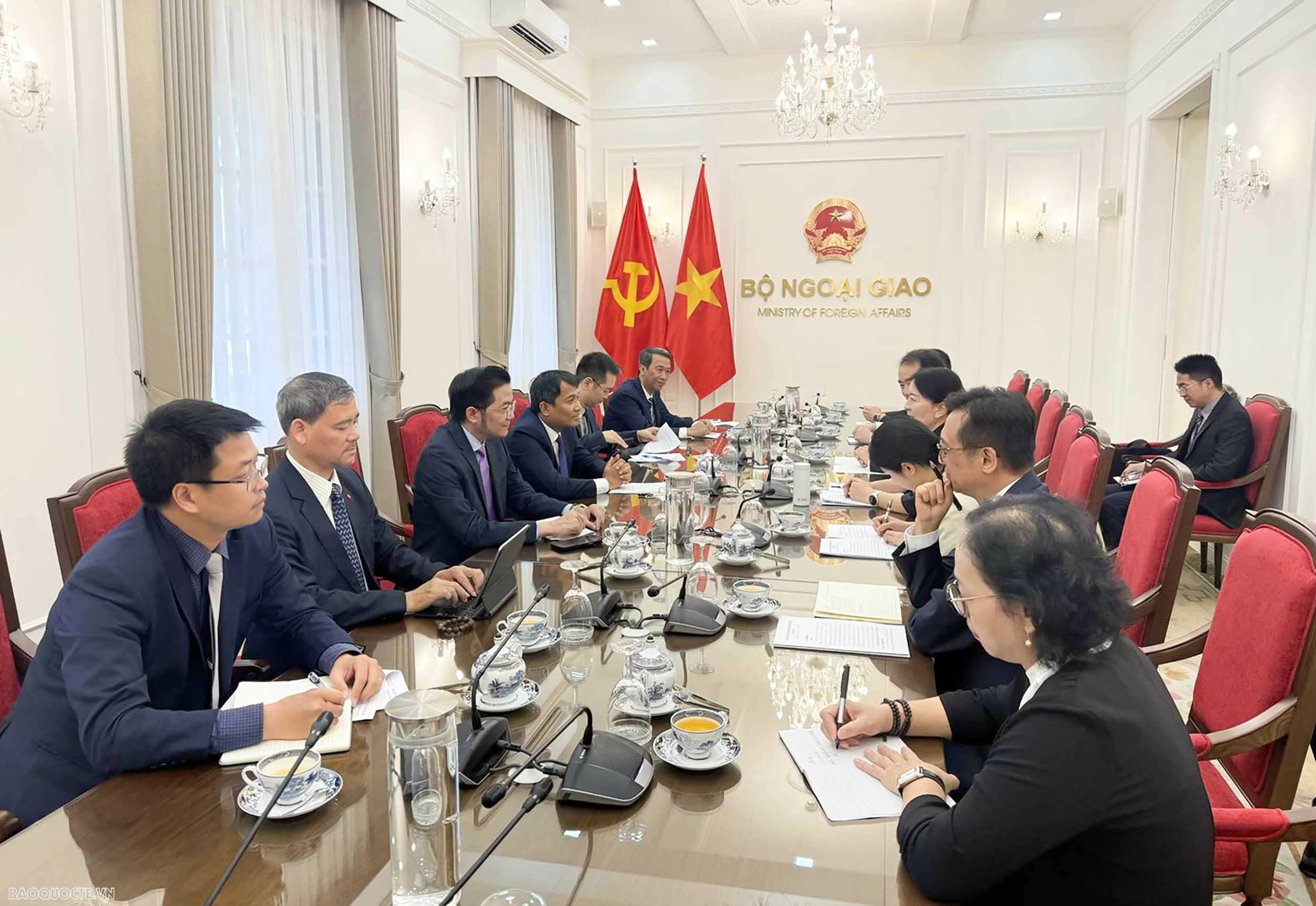 Permanent Deputy FM Nguyen Minh Vu meets with Vice Chairman of Guangxi Autonomous Region