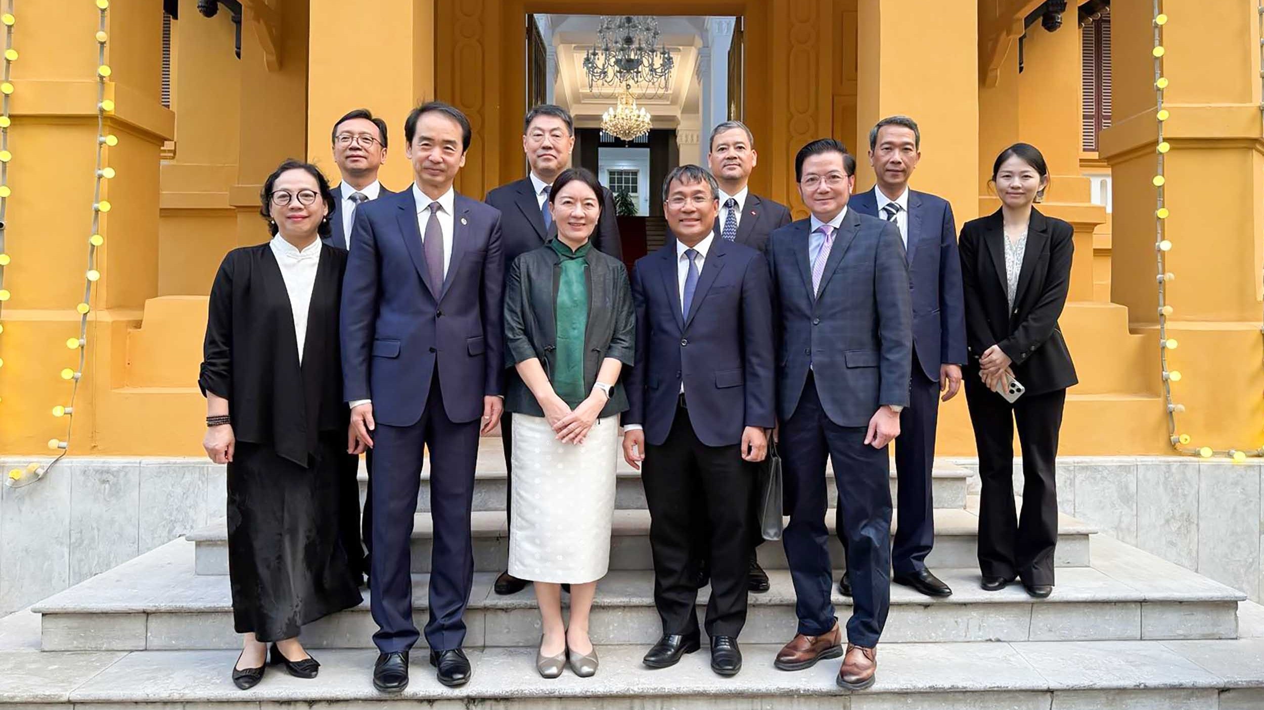 Permanent Deputy FM Nguyen Minh Vu meets with Vice Chairman of Guangxi Autonomous Region