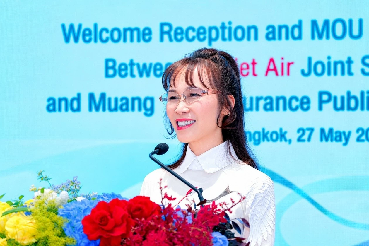 Vietjet and Muang Thai Insurance sign strategic cooperation to promote football ties and Vietnam–Thailand friendship Vietjet and Muang Thai Insurance sign strategic cooperation to promote football ties and Vietnam–Thailand friendship