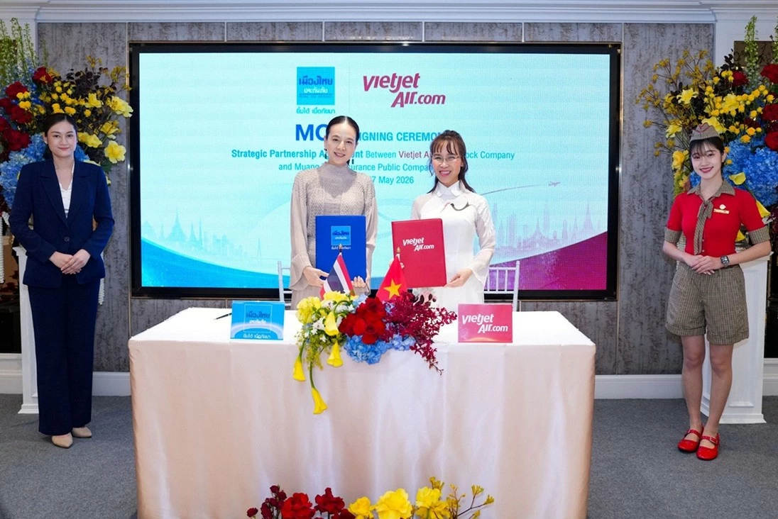 Vietjet and Muang Thai Insurance sign strategic cooperation to promote football ties and Vietnam–Thailand friendship Vietjet and Muang Thai Insurance sign strategic cooperation to promote football ties and Vietnam–Thailand friendship