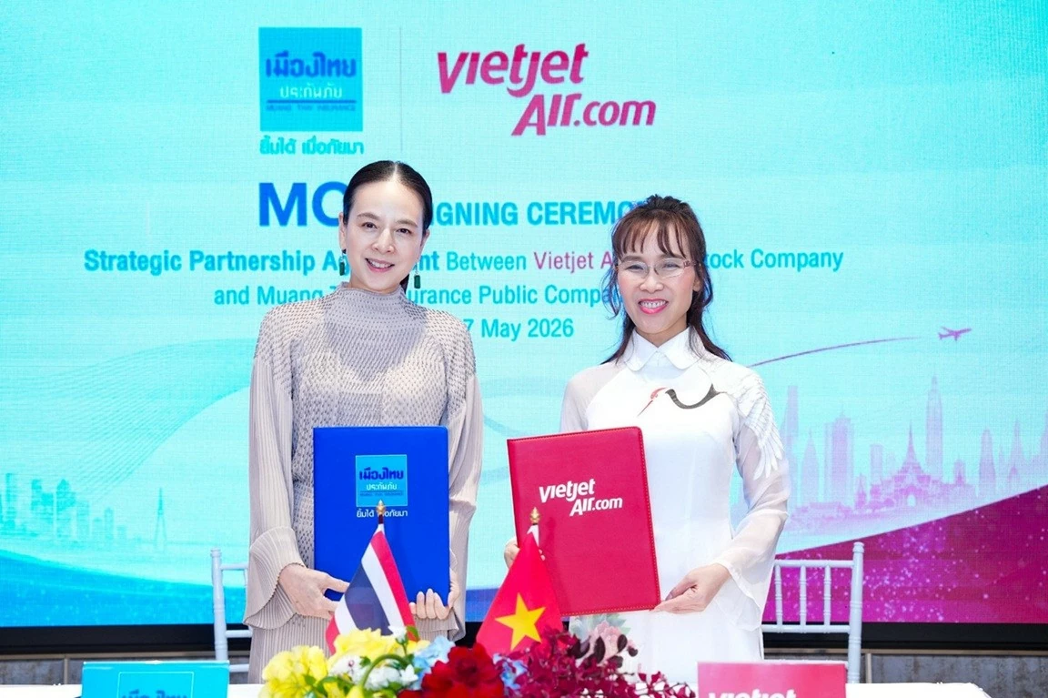 Vietjet and Muang Thai Insurance sign strategic cooperation to promote football ties and Vietnam–Thailand friendship Vietjet and Muang Thai Insurance sign strategic cooperation to promote football ties and Vietnam–Thailand friendship