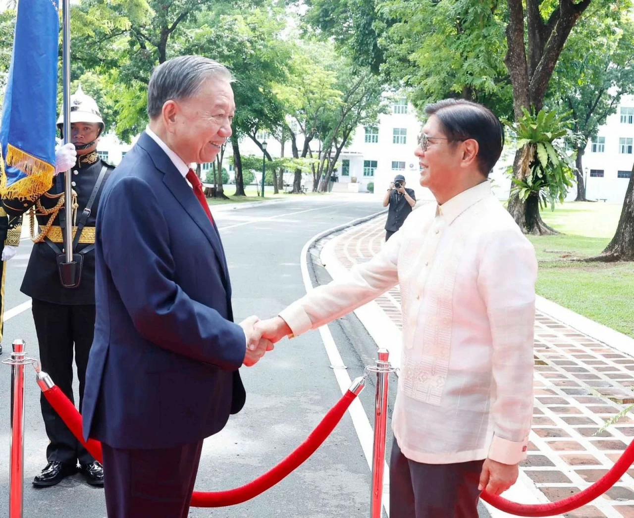 Welcome ceremony held for General Secretary, President To Lam and spouse in the Philippines