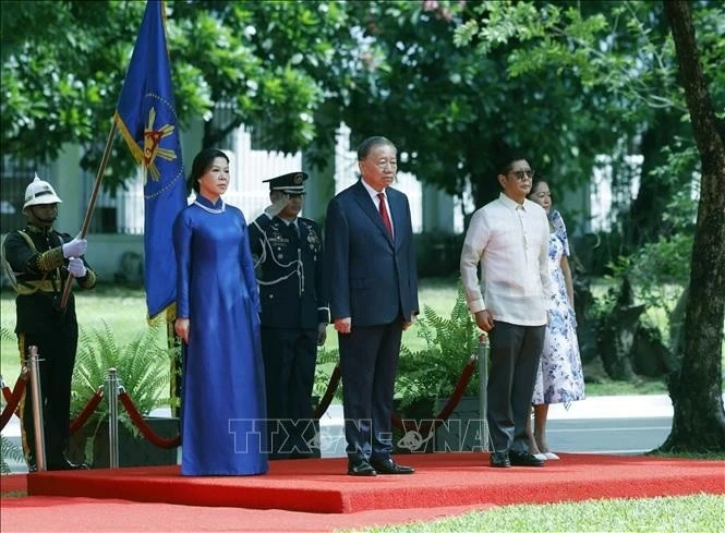 Welcome ceremony held for General Secretary, President To Lam and spouse in the Philippines