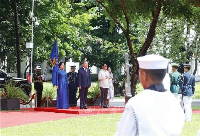 Welcome ceremony held for General Secretary, President To Lam and spouse in the Philippines