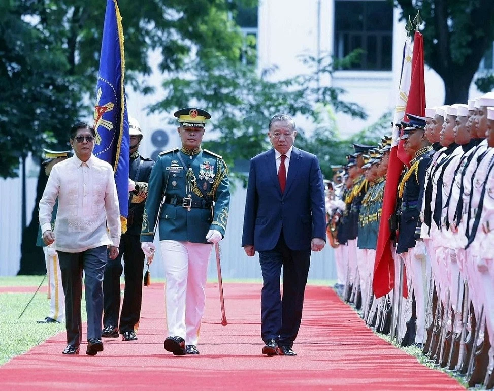 Welcome ceremony held for General Secretary, President To Lam and spouse in the Philippines