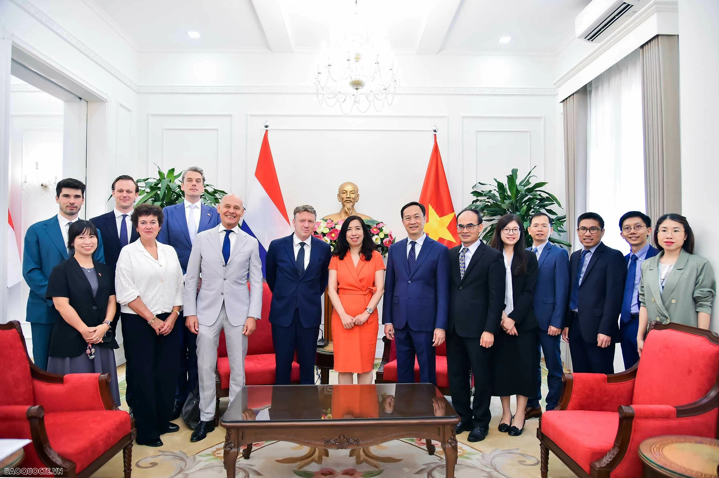 Vietnam, Netherlands hold political consultation to expand cooperation in strategic areas