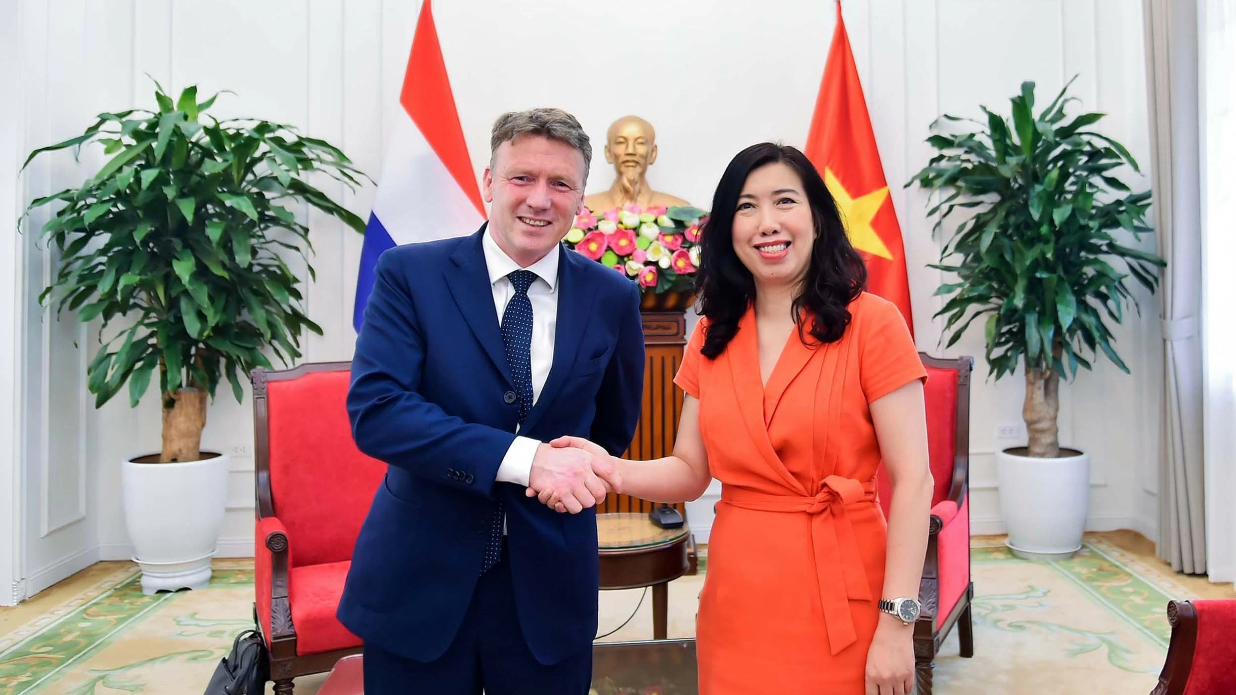 Vietnam, Netherlands hold political consultation to expand cooperation in strategic areas
