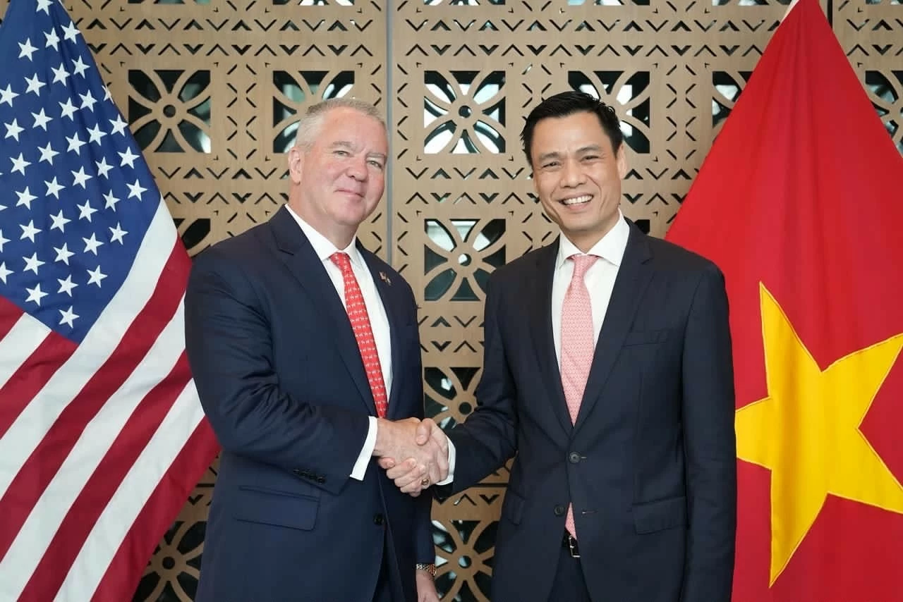 Deputy FM Dang Hoang Giang and U.S. Assistant Secretary Michael DeSombre co-chair Mekong-U.S. Partnership meeting