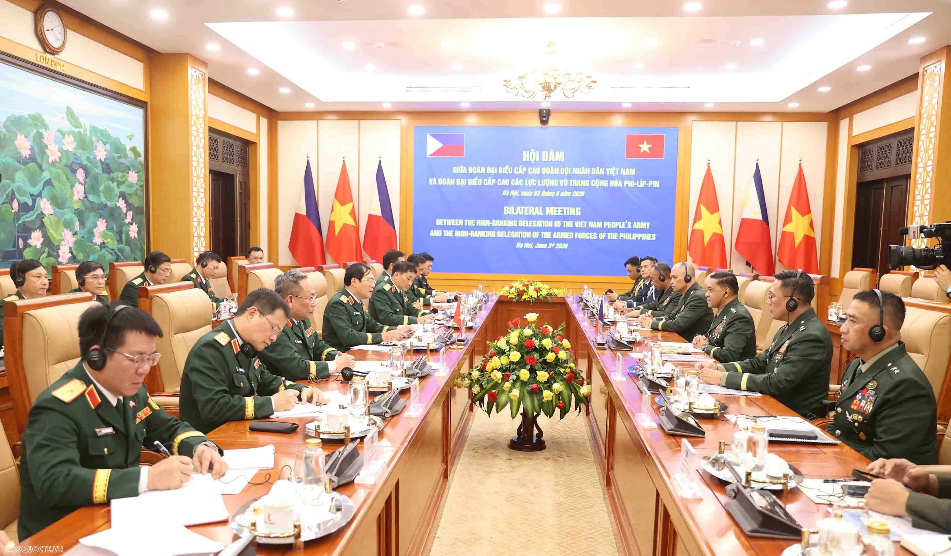 Philippine Armed Forces Chief of Staff visits Vietnam, values bilateral defense cooperation