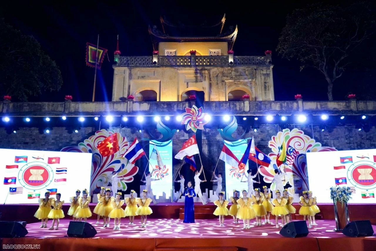 Connecting ASEAN cities through culture, heritage and people Connecting ASEAN cities through culture, heritage and people